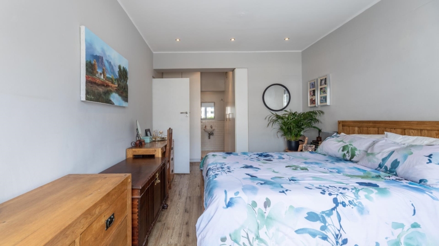 3 Bedroom Property for Sale in Sea Point Western Cape